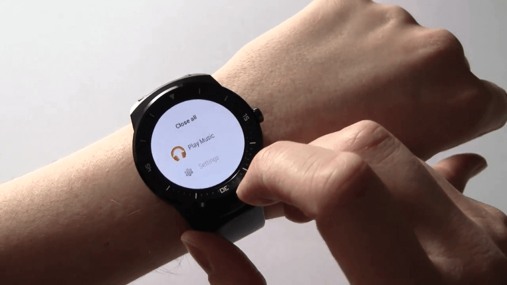Close Apps on Fossil Smartwatch